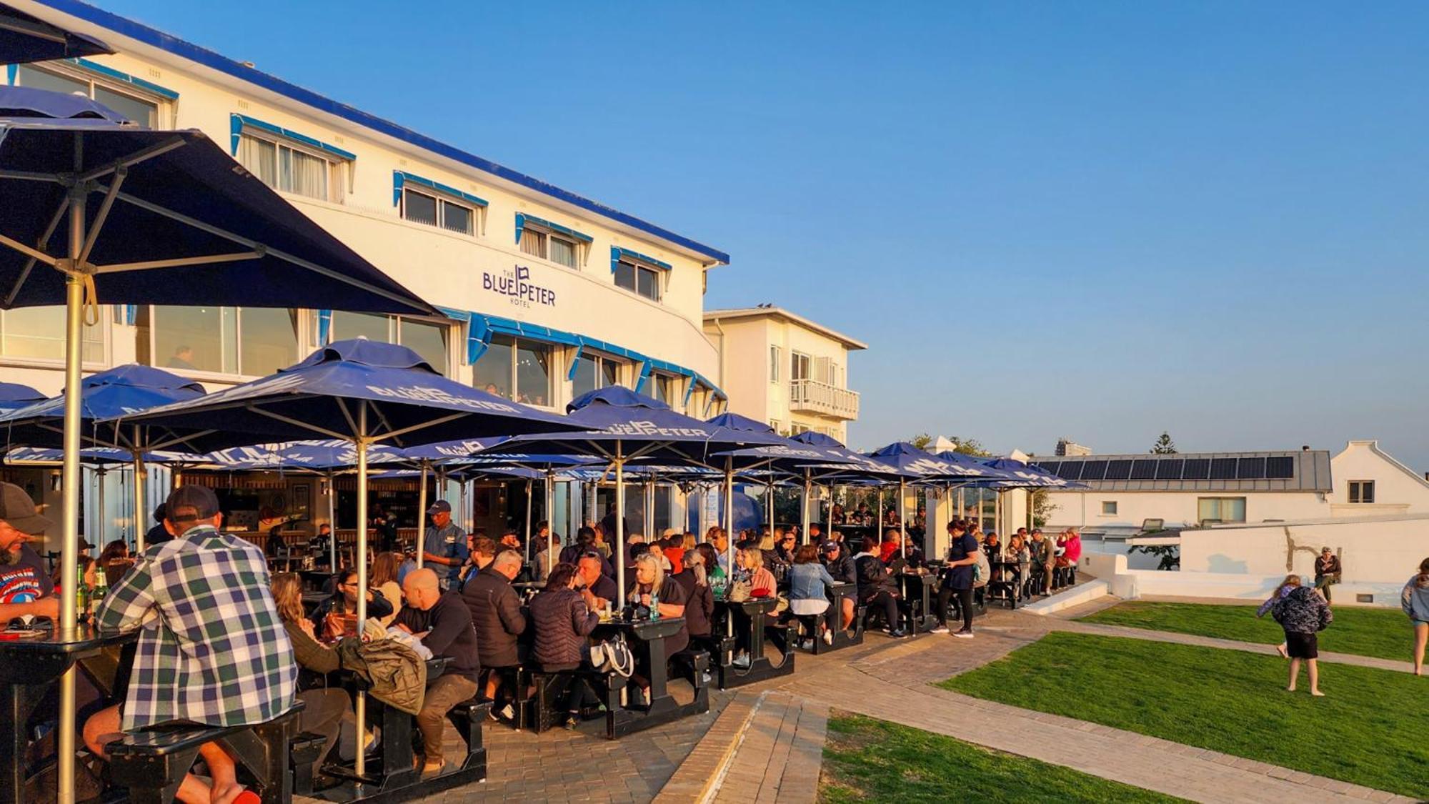 The Blue Peter Hotel Bloubergstrand Extérieur photo