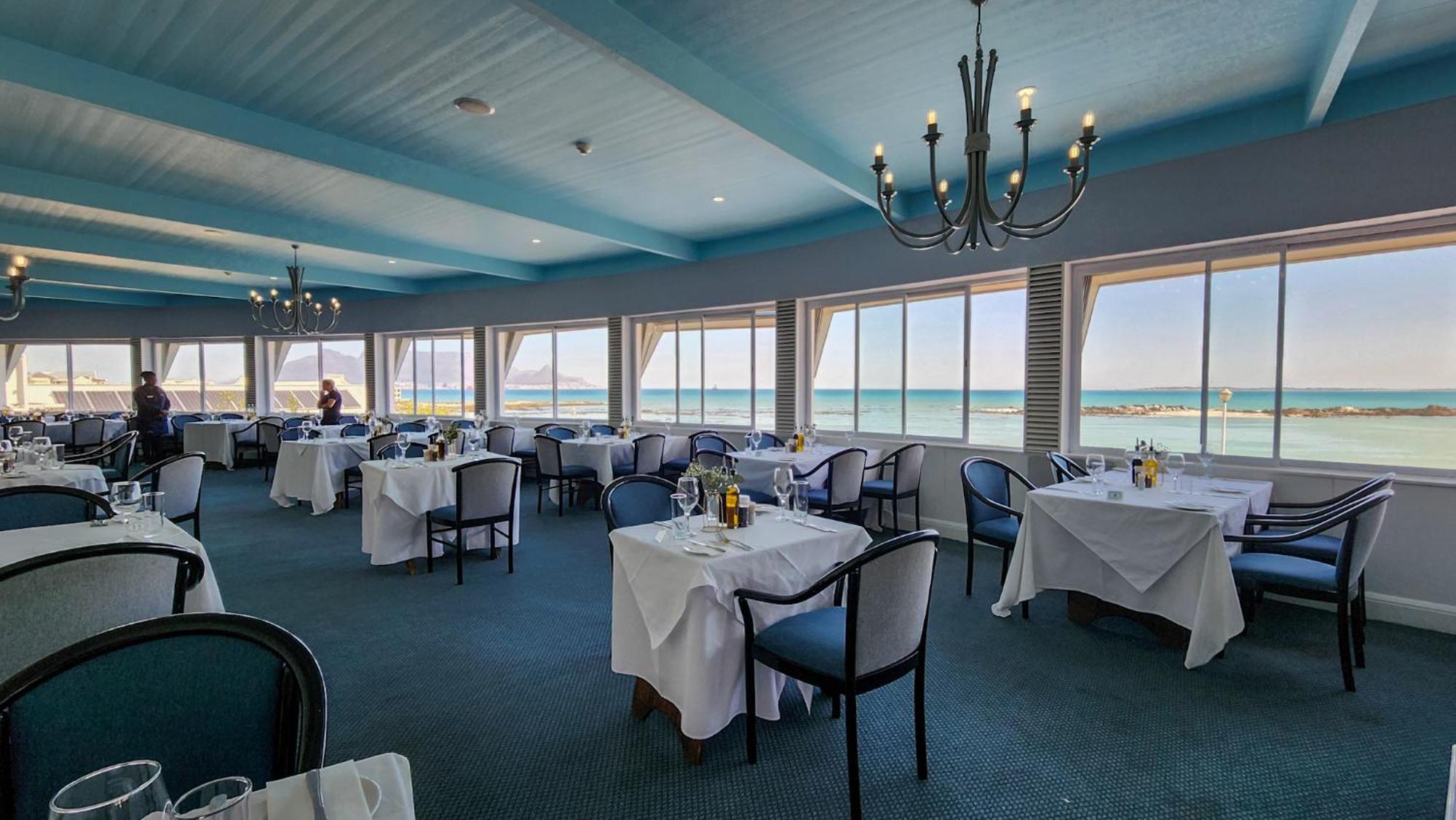 The Blue Peter Hotel Bloubergstrand Extérieur photo