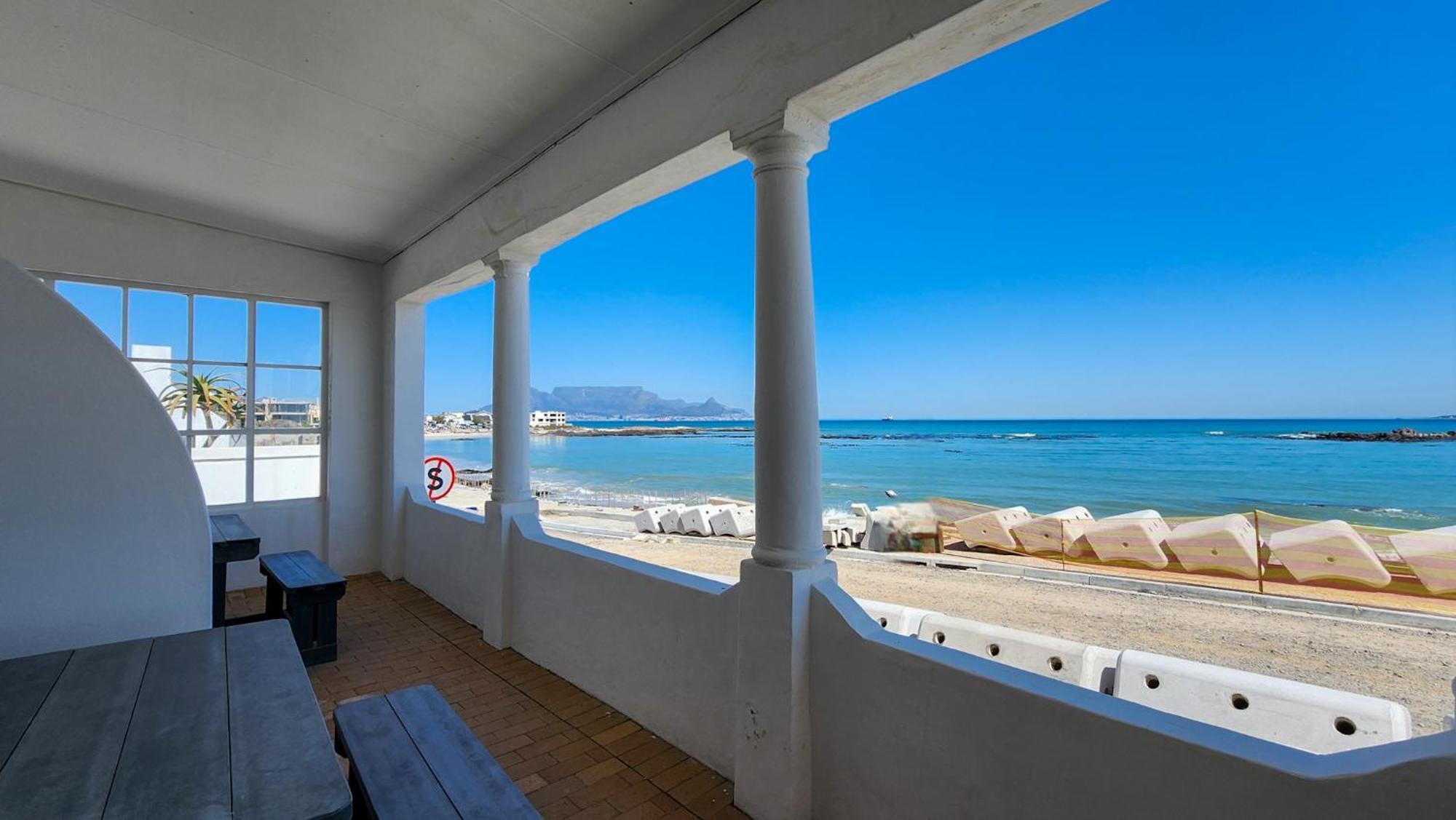 The Blue Peter Hotel Bloubergstrand Extérieur photo