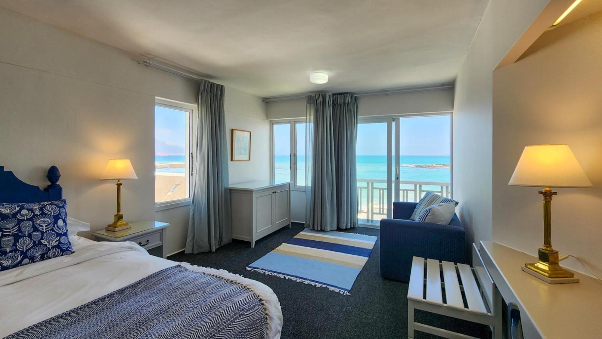 The Blue Peter Hotel Bloubergstrand Extérieur photo