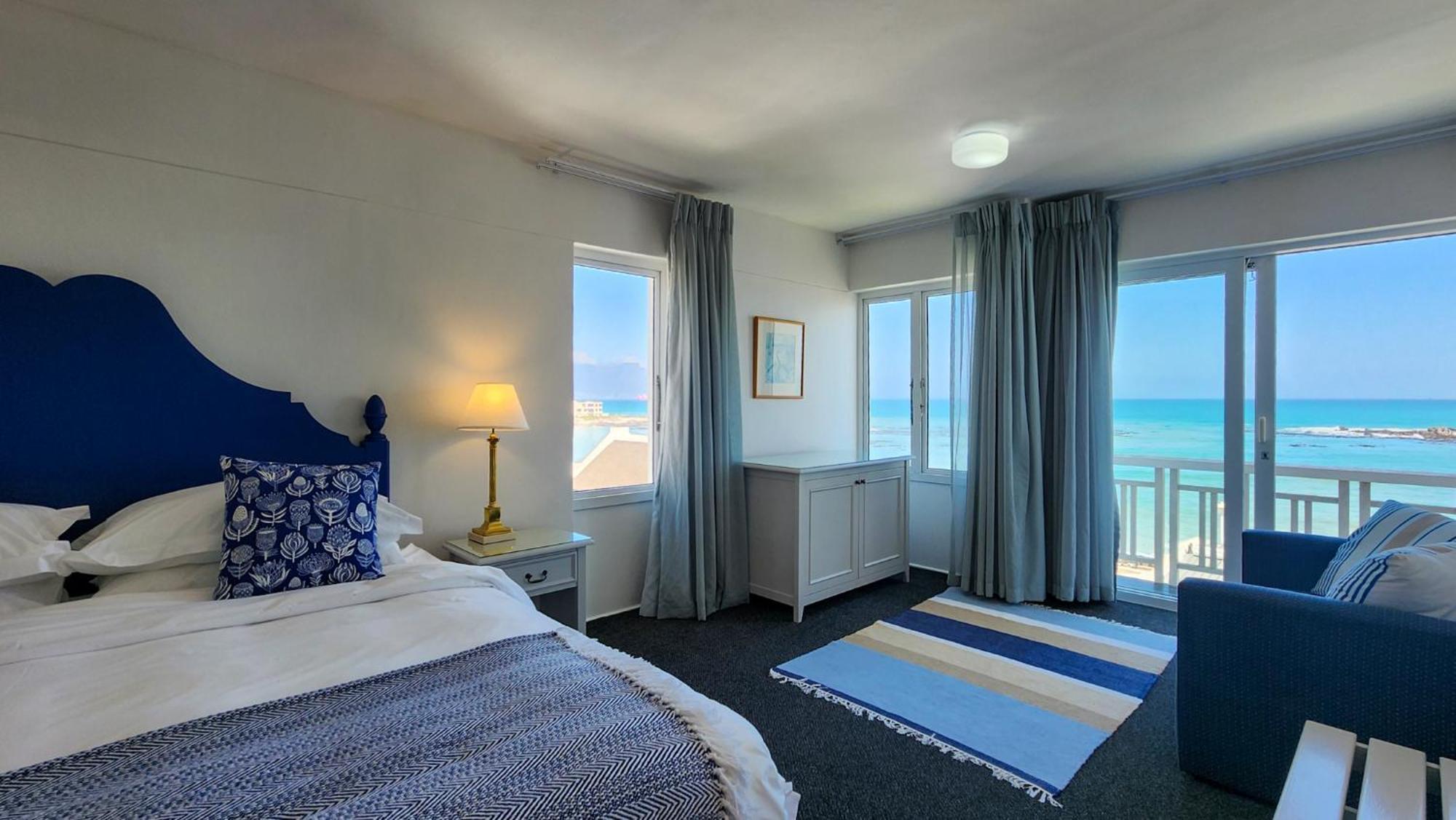 The Blue Peter Hotel Bloubergstrand Extérieur photo