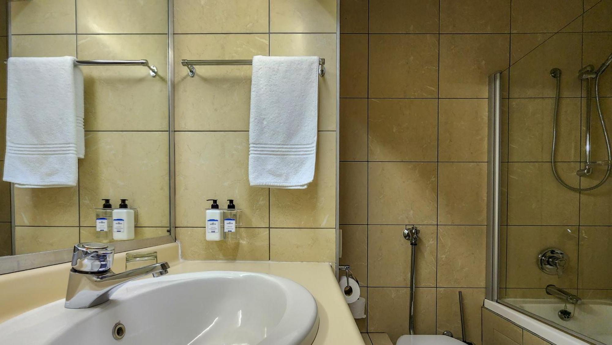 The Blue Peter Hotel Bloubergstrand Extérieur photo