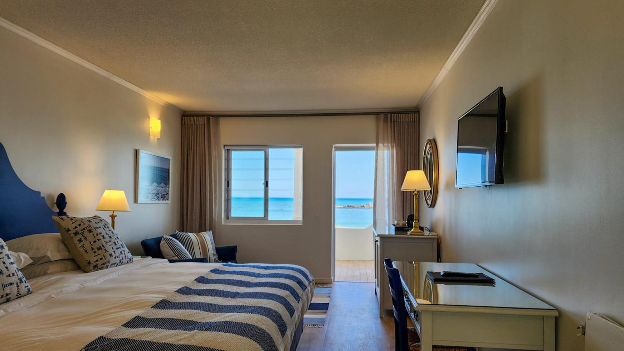 The Blue Peter Hotel Bloubergstrand Extérieur photo
