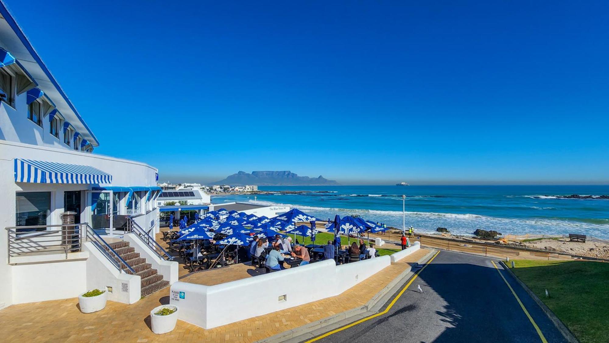 The Blue Peter Hotel Bloubergstrand Extérieur photo
