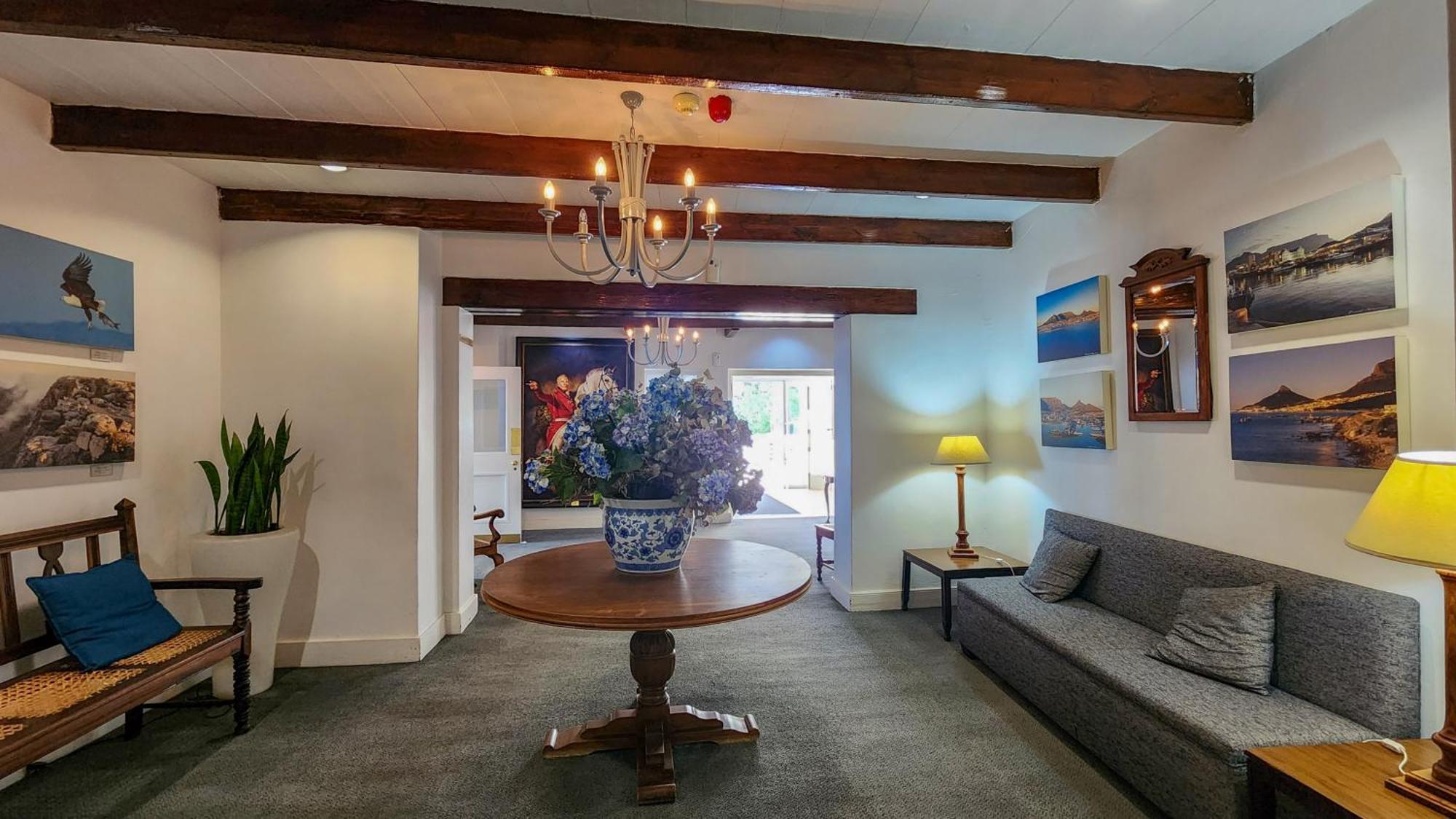 The Blue Peter Hotel Bloubergstrand Extérieur photo